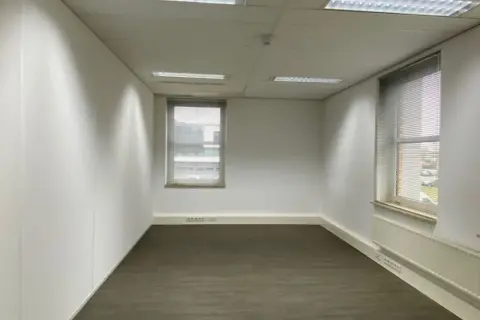 220805993 14848 1024x768 fit